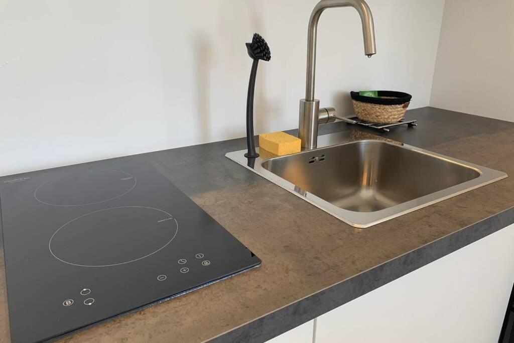 Le Petit Loft - Studio - Wifi - Coeur De Ville - Parking Pont-l'Abbe Exterior photo